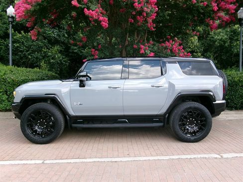 Used 2024 GMC Hummer EV 2X AWD/4WD image 8