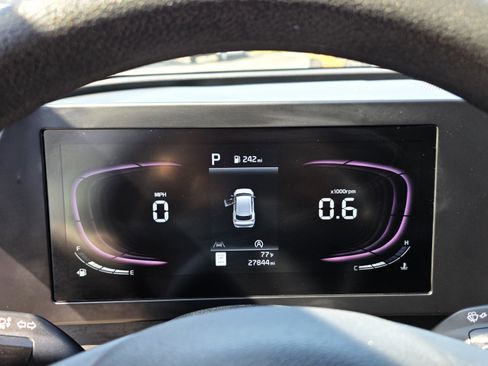 Used 2023 Kia Sportage LX image 13