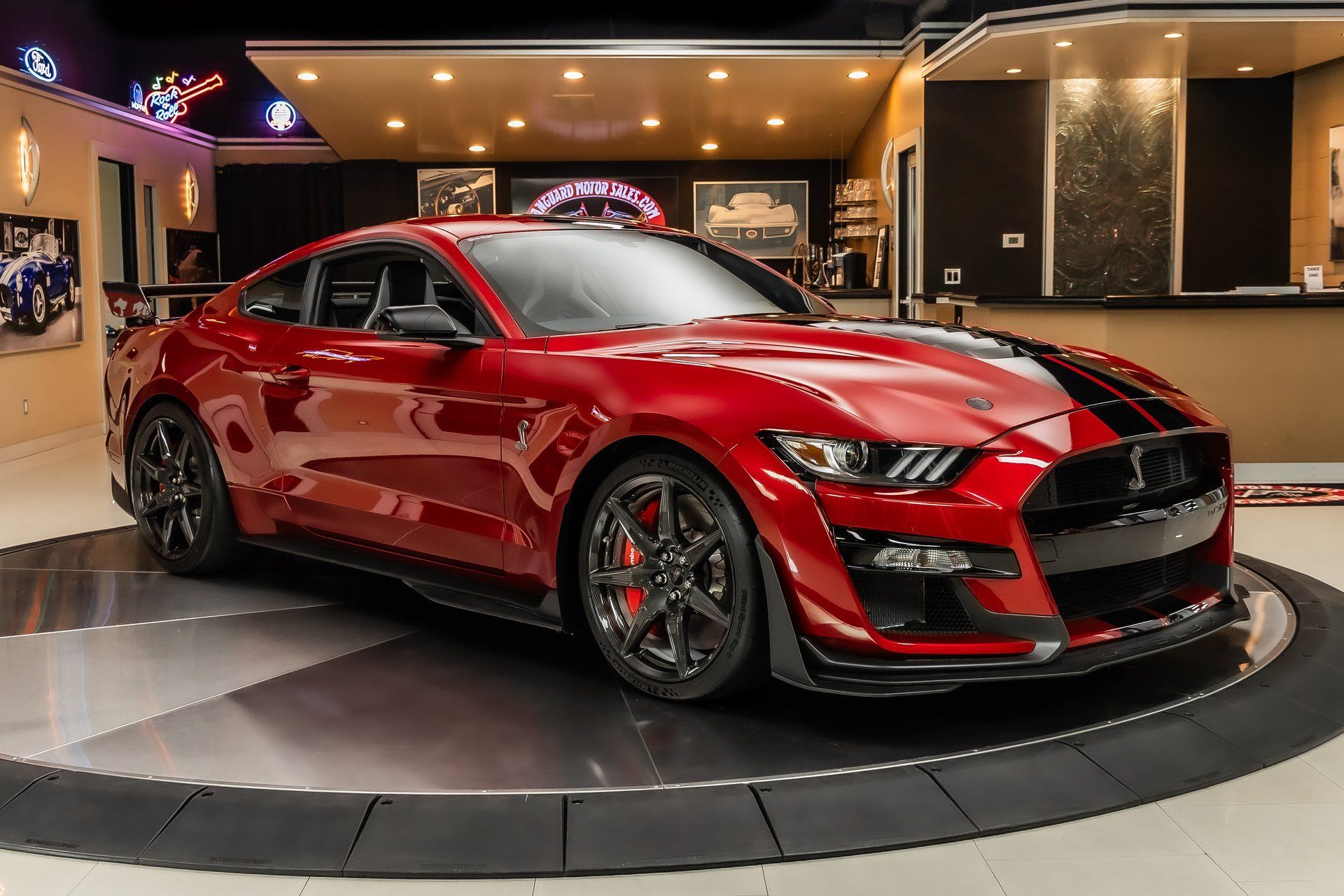 Used 2020 Ford Mustang Shelby GT500 w/ Carbon Fiber Track Pack RWD image 9