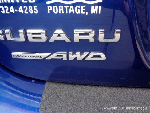 Used 2017 Subaru Legacy 2.5i Premium w/ Moonroof Package AWD/4WD image 6