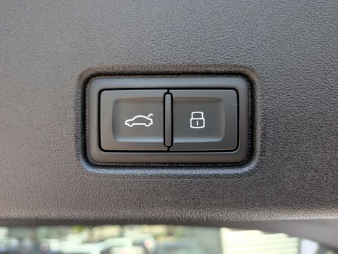 Certified 2024 Audi Q4 e-tron Premium Plus AWD/4WD image 41