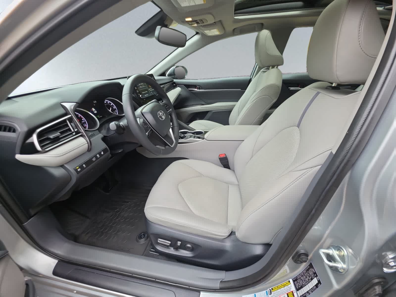 Used 2024 Toyota Camry XLE w/ Cold Weather Package AWD/4WD image 7