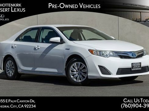 Used 2013 Toyota Camry LE image 1