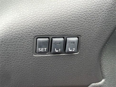 Used 2022 Nissan Rogue Sport SL w/ Premium Package image 23