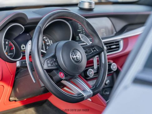 Used 2019 Alfa Romeo Stelvio Quadrifoglio image 39