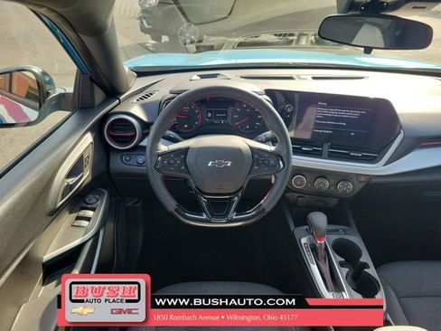 Used 2025 Chevrolet Trax RS w/ Driver Confidence Package image 11