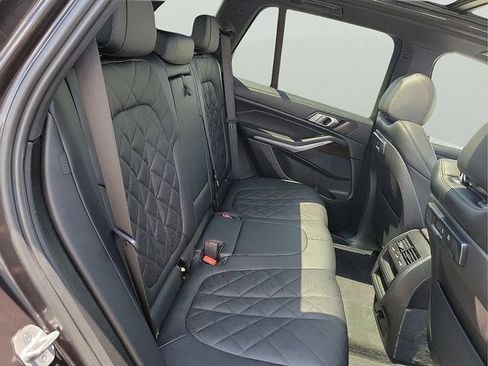 Used 2023 BMW X5 xDrive40i w/ Premium Package AWD/4WD image 17