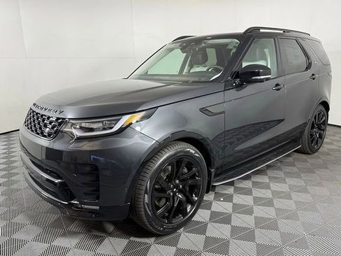 Certified 2025 Land Rover Discovery Dynamic SE AWD/4WD image 3