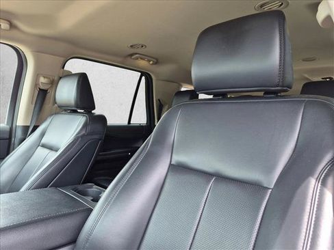 Used 2024 Ford Expedition Max XLT RWD image 12