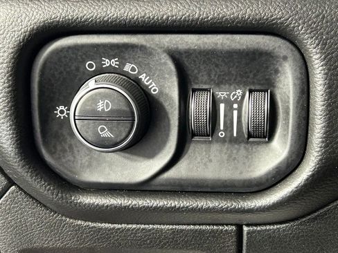 Used 2022 RAM 1500 Laramie AWD/4WD image 29