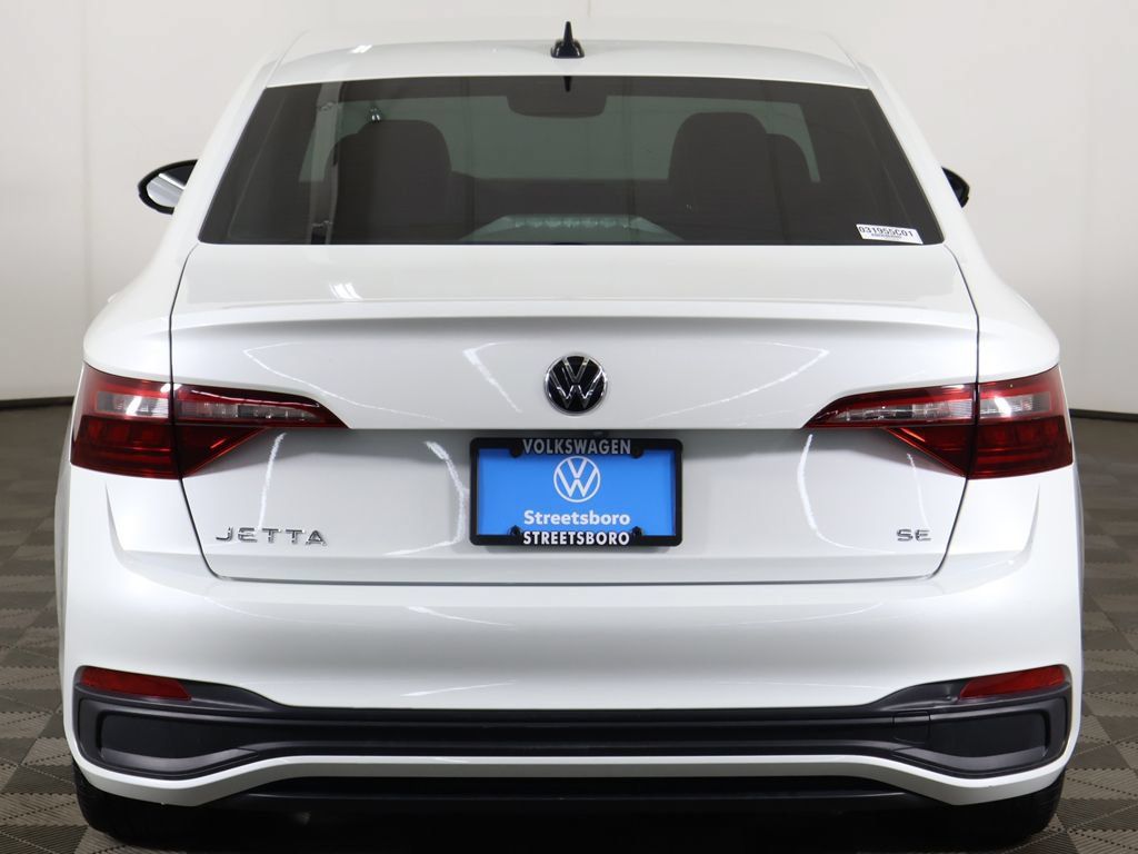 Used 2022 Volkswagen Jetta SE FWD image 11