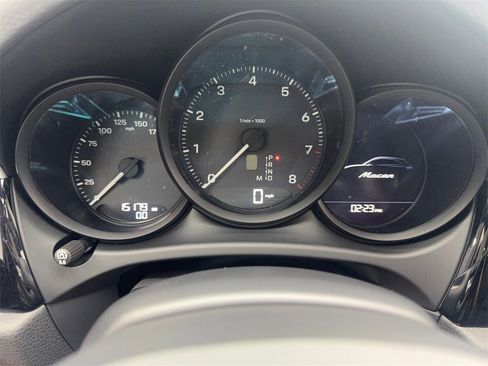 Used 2023 Porsche Macan image 57