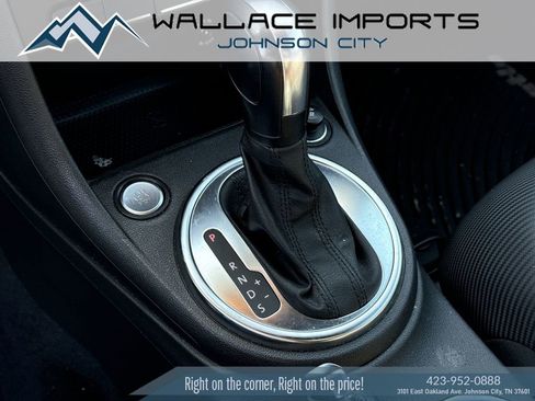 Used 2013 Volkswagen Beetle 2.5 FWD image 19