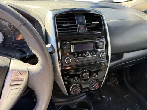 Used 2015 Nissan Versa Note SV FWD image 12