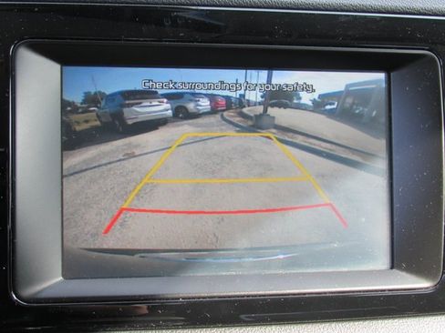 Used 2018 Kia Niro EX image 16