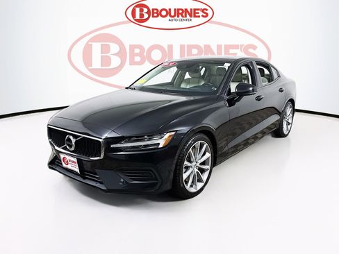 Used 2020 Volvo S60 T6 Momentum image 7