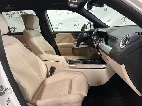 Used 2025 Mercedes-Benz GLB 250 GLB 250 image 22
