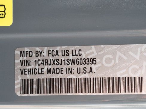 Used 2025 Jeep Wrangler Unlimited Rubicon 392 AWD/4WD image 33