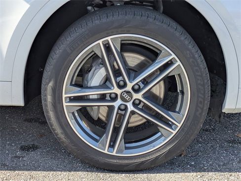 Used 2023 Audi Q5 e Premium Plus w/ Premium Plus Package image 9