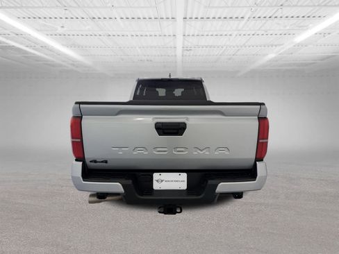 Used 2024 Toyota Tacoma TRD Sport AWD/4WD image 4