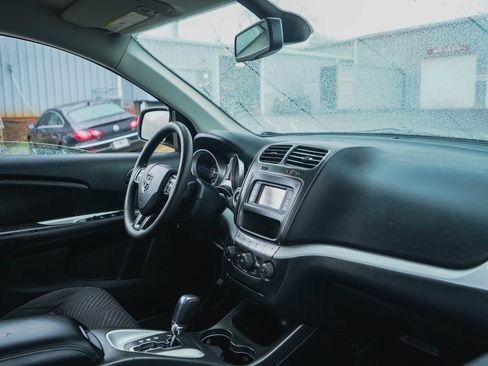 Used 2020 Dodge Journey SE w/ Blacktop Package image 10