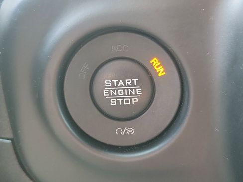 Used 2022 Jeep Gladiator Sport image 31