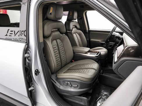 Used 2022 Rivian R1T Launch Edition image 38