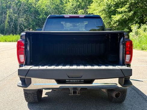 Used 2024 GMC Sierra 2500 SLE w/ SLE Value Package; AWD/4WD image 16