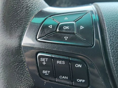 Used 2018 Ford Explorer XLT image 24