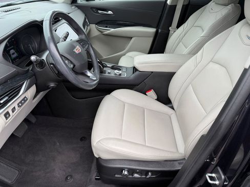 Used 2023 Cadillac XT4 Premium Luxury w/ Technology Package FWD image 14