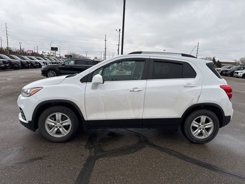 Used 2019 Chevrolet Trax LT w/ LT Convenience Package image 5