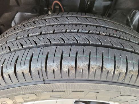 Used 2025 Toyota RAV4 XLE w/ Convenience Package image 9