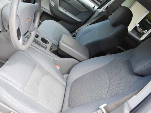 Used 2017 Chevrolet Traverse LS FWD image 12