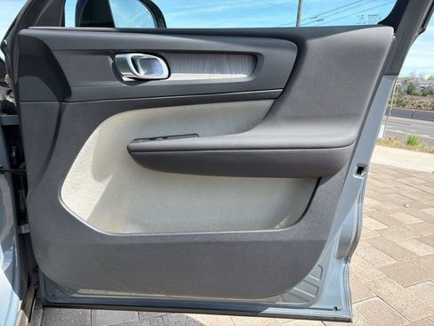 Used 2023 Volvo XC40 B5 Plus w/ Protection Package Premier image 26