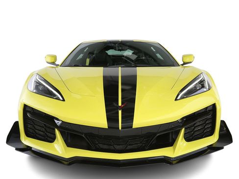 Used 2023 Chevrolet Corvette Z06 w/ Z07 Performance Package RWD image 2