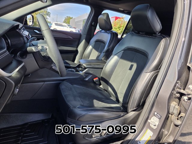 Used 2023 Jeep Grand Cherokee Altitude AWD/4WD image 7