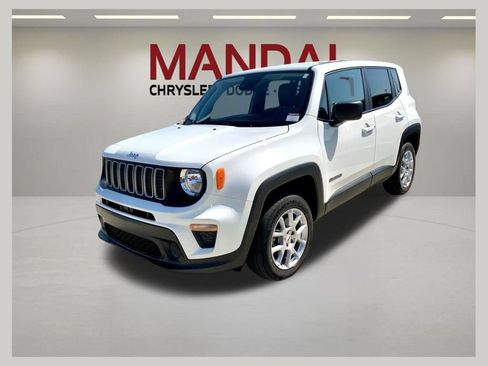 Used 2023 Jeep Renegade Latitude AWD/4WD image 1