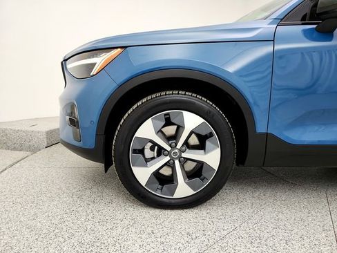 Used 2023 Volvo XC40 B5 Plus w/ Driver Assist Package image 27