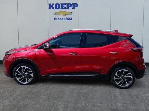 Used 2023 Chevrolet Bolt EUV Premier w/ Super Cruise Package FWD image 2