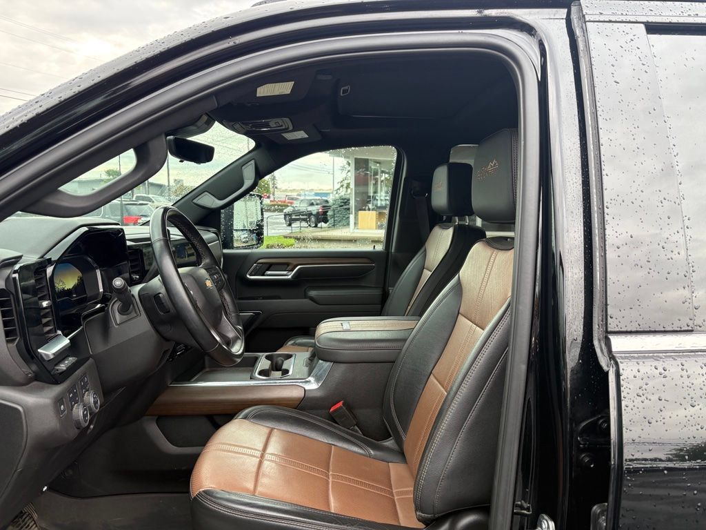 Used 2024 Chevrolet Silverado 3500 High Country w/ High Country Premium Package AWD/4WD image 11