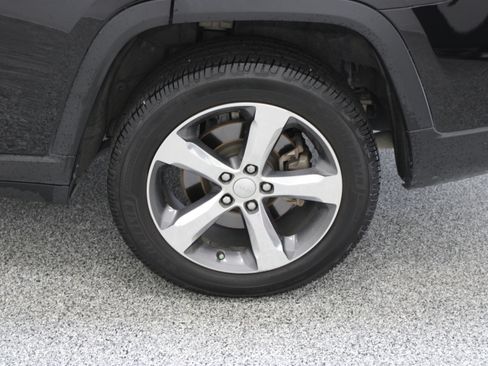 Used 2021 Jeep Grand Cherokee L Limited RWD image 10