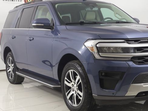 Used 2022 Ford Expedition XLT image 41