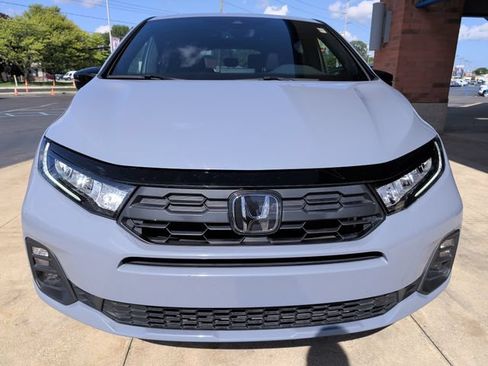 Used 2025 Honda Odyssey Sport-L image 11