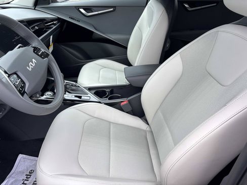 New 2026 Kia Niro EX FWD image 21