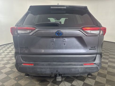 Used 2023 Toyota RAV4 XLE Premium image 22