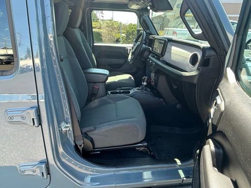 Used 2024 Jeep Wrangler Unlimited AWD/4WD image 33