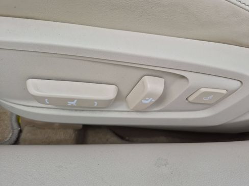 Used 2013 Lexus ES 300h w/ Premium Pkg FWD image 17