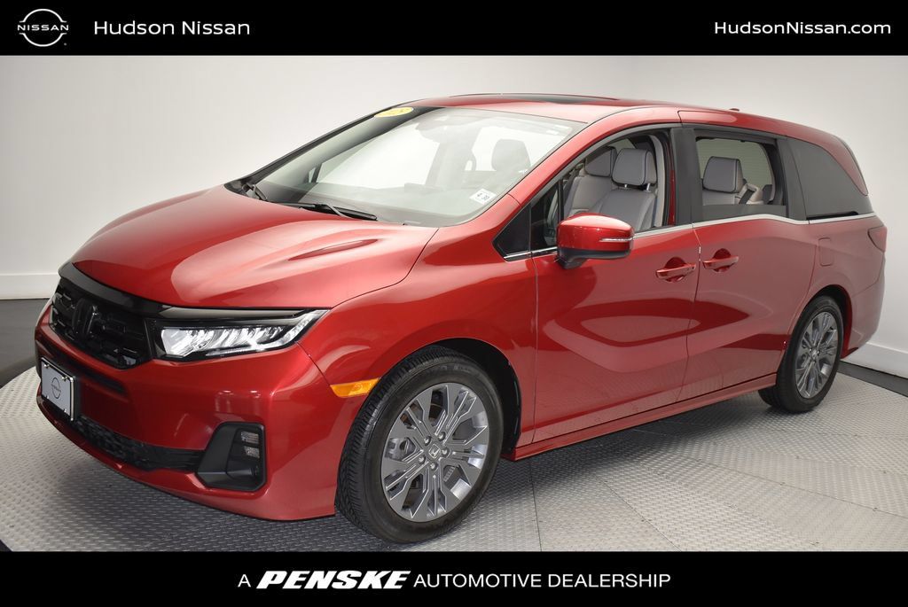 Used 2025 Honda Odyssey Touring image 1