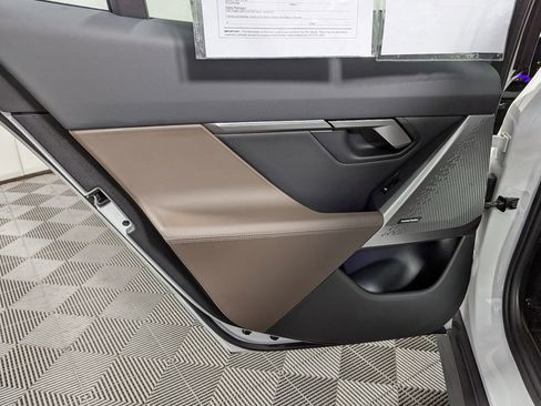 Certified 2024 BMW i5 eDrive40i w/ Convenience Package image 44