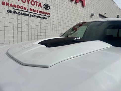 Used 2018 Chevrolet Silverado 1500 LT w/ All Star Edition image 35